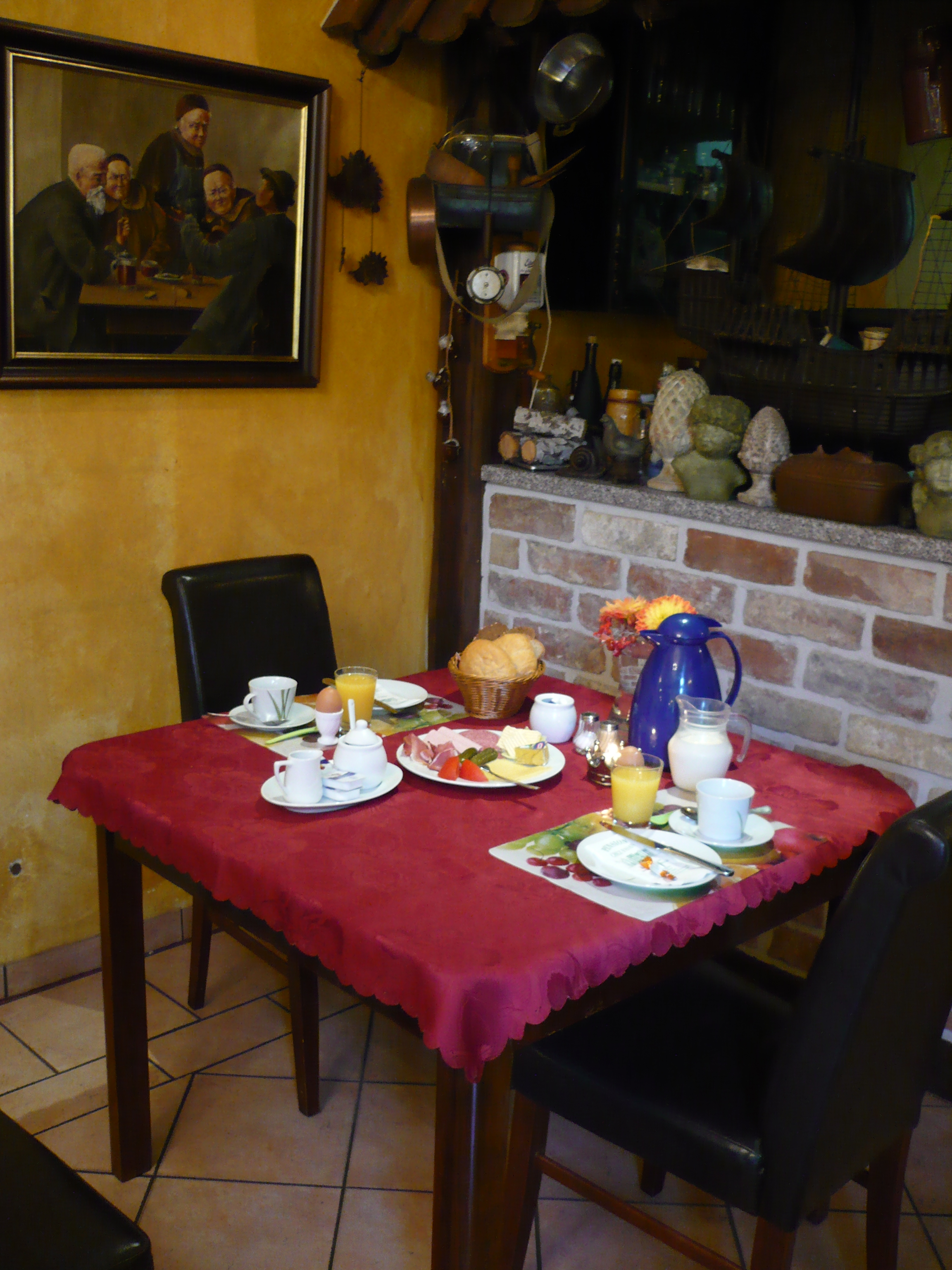 Frühstück in der Pension Chez Fasan