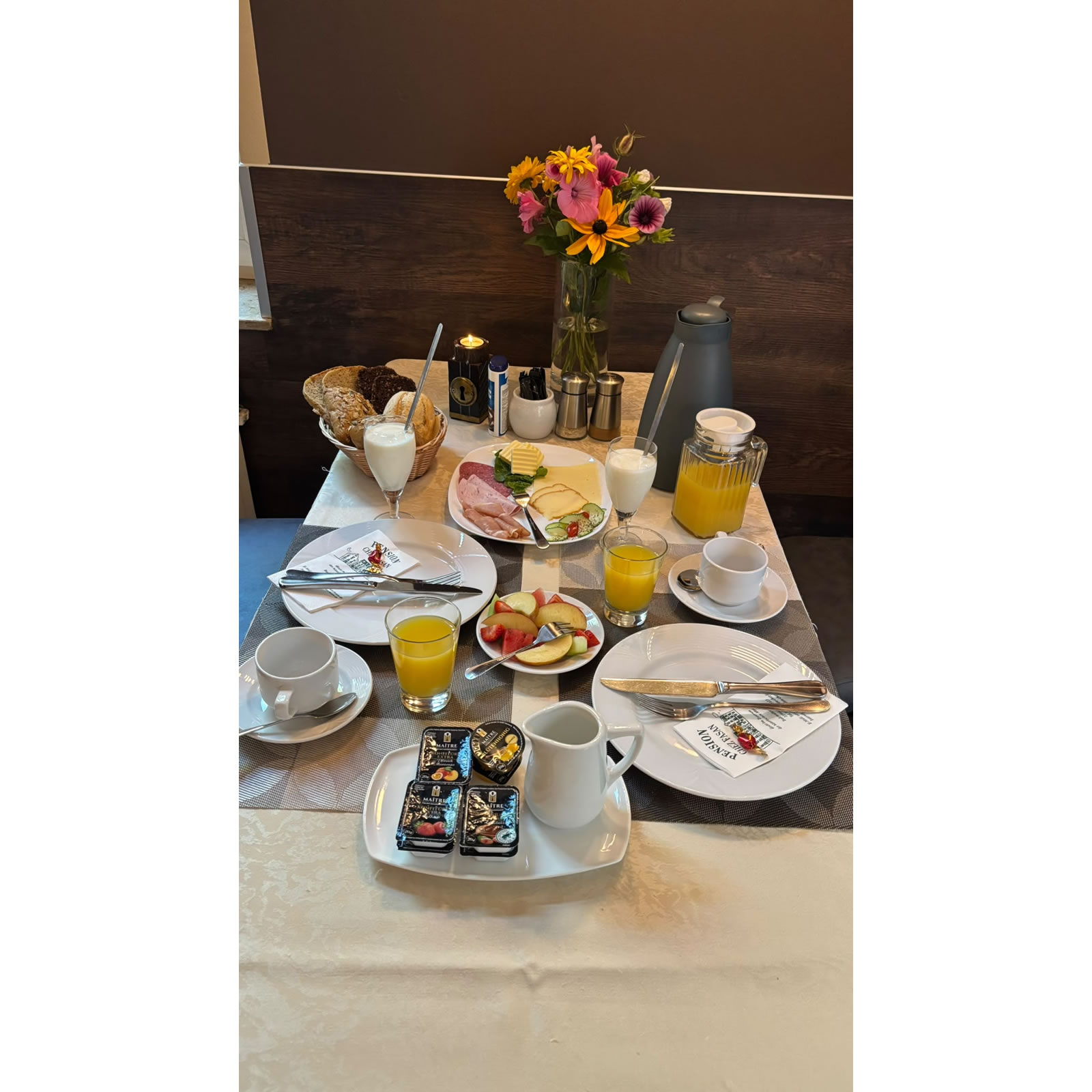 Frühstück in der Pension Chez Fasan